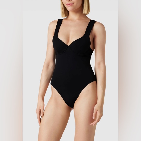WOLFORD ESSENTIALS ONEPIECE SWIMSUIT - Picture 8 of 9